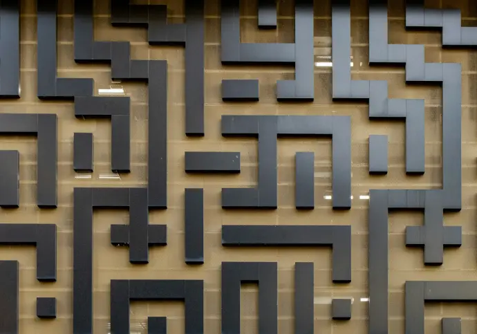black maze wall
